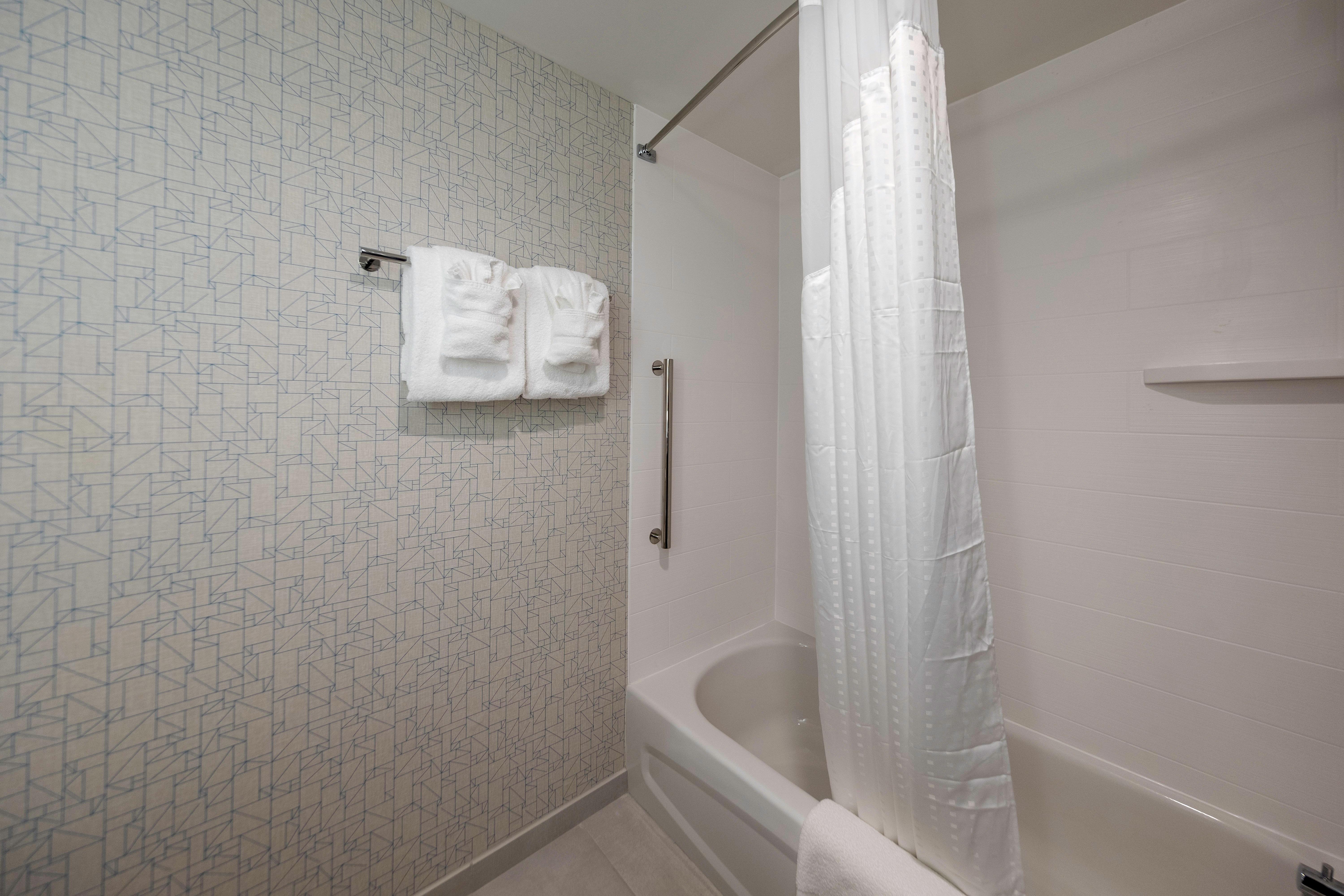 Holiday Inn Express & Suites - Staunton By Ihg Buitenkant foto