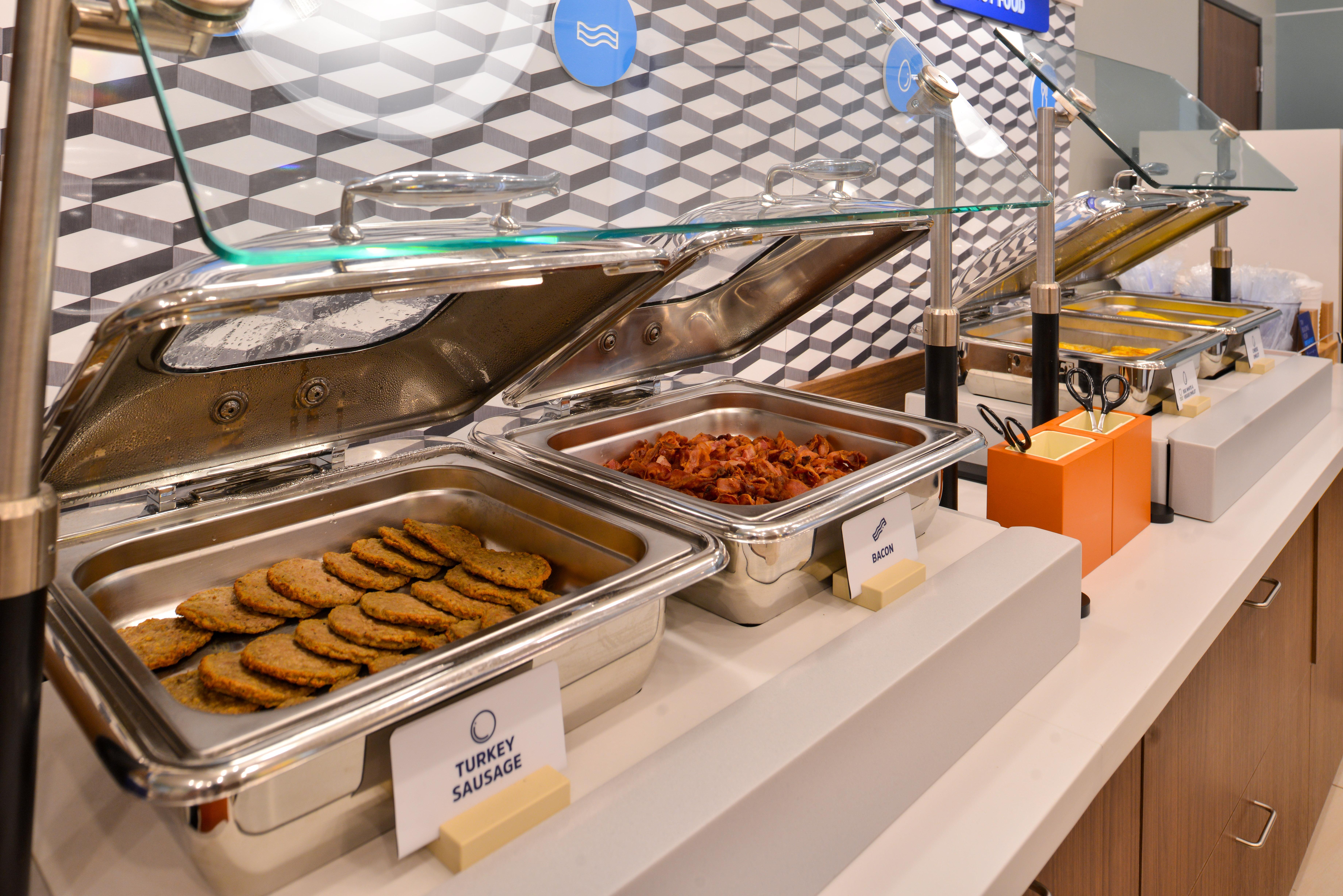 Holiday Inn Express & Suites - Staunton By Ihg Buitenkant foto