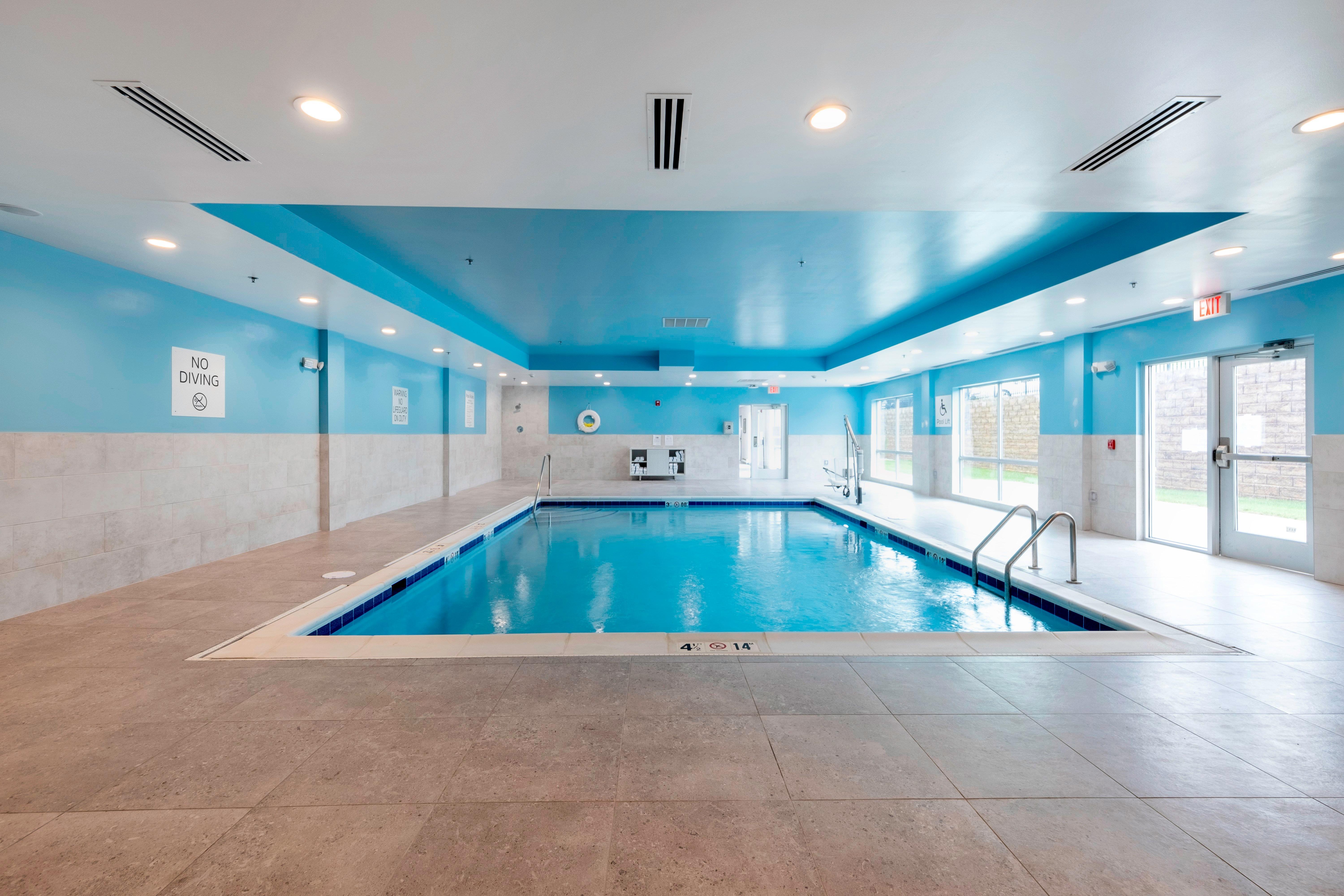 Holiday Inn Express & Suites - Staunton By Ihg Buitenkant foto