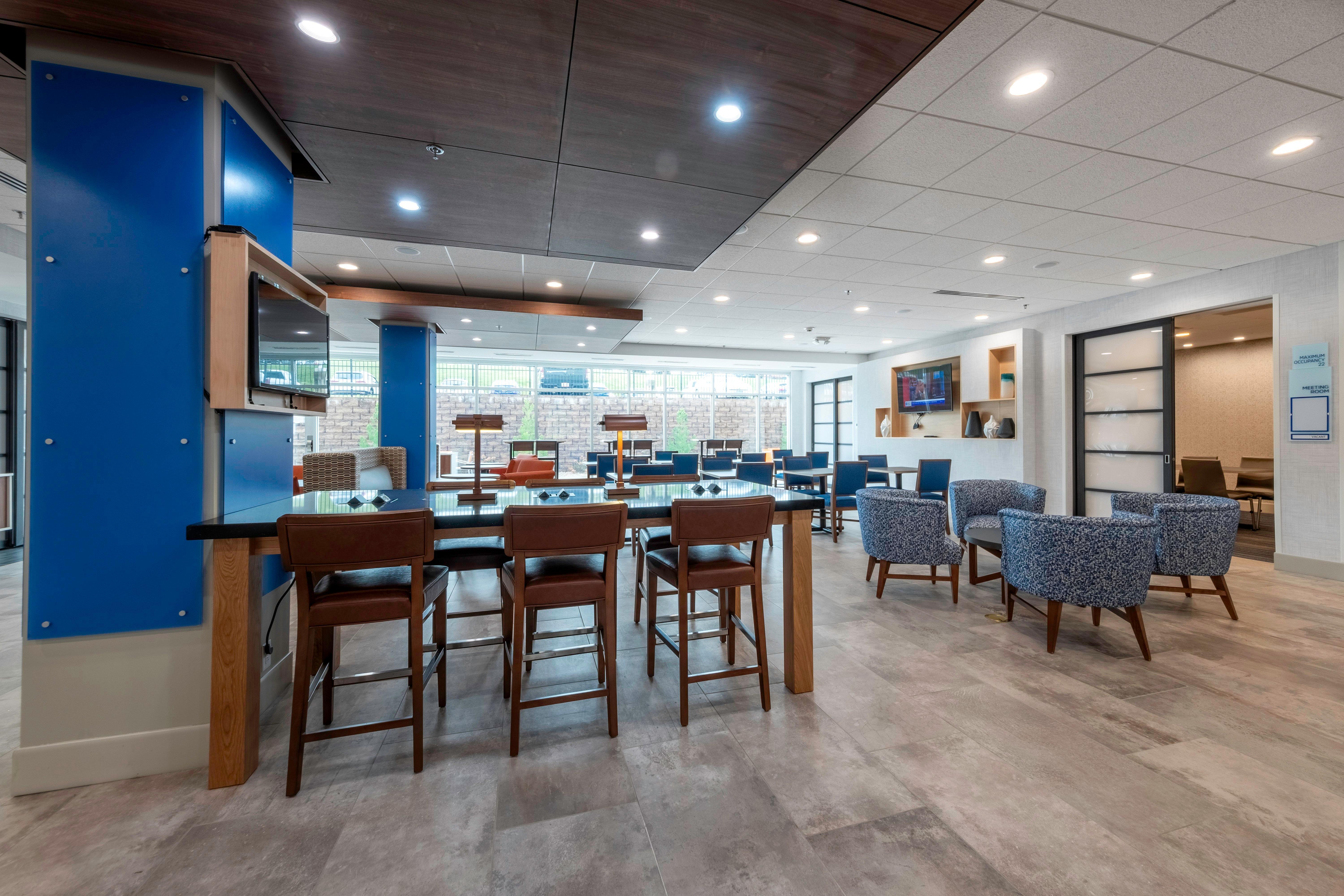 Holiday Inn Express & Suites - Staunton By Ihg Buitenkant foto